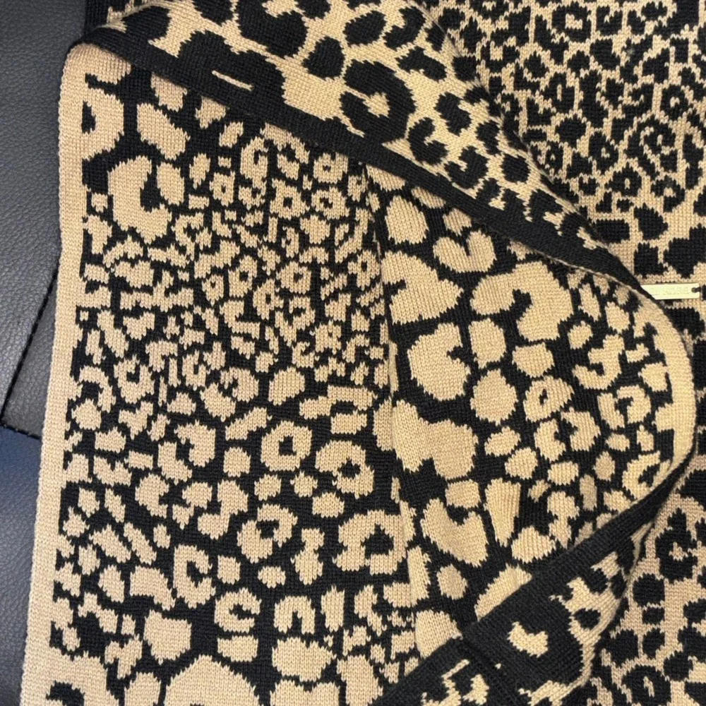 Michael Kors Women OS Tan Leopard Print Infinity Scarf Chic Animal Print